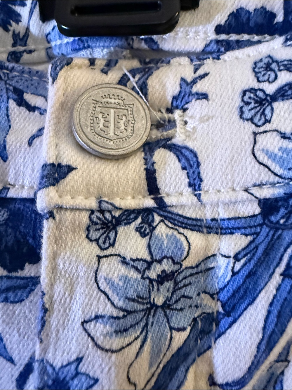 Talbots Blue and White Floral Capris - Picture 5 of 9